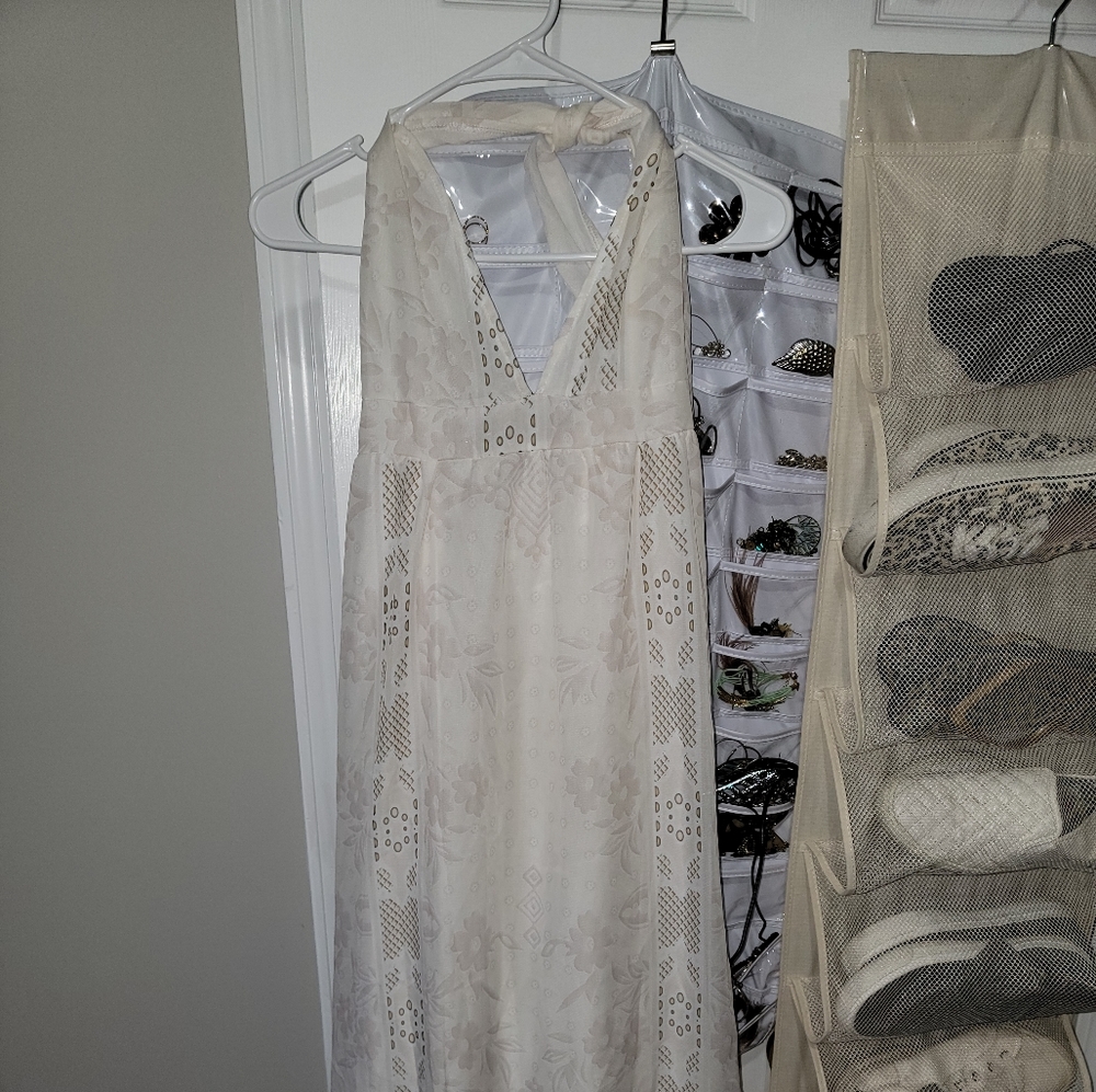BOUTIQUE HALTER MAXI DRESS